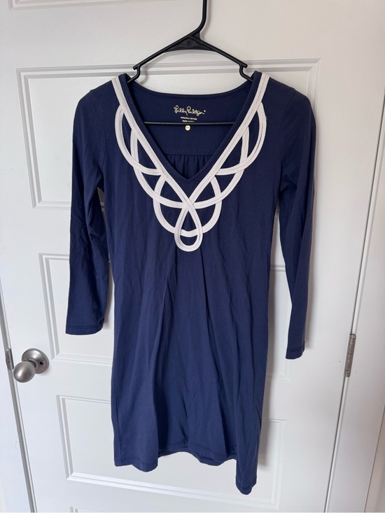 Lilly Pulitzer Dresses & Skirts - Lilly Pulitzer Navy Blue V-Neck Embellished Dress preppy workwear fall
